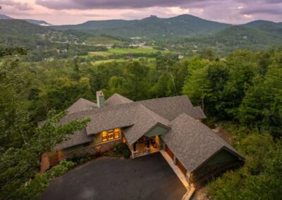 Custom Home Builder Banner Elk Sky House Exteriors 00018